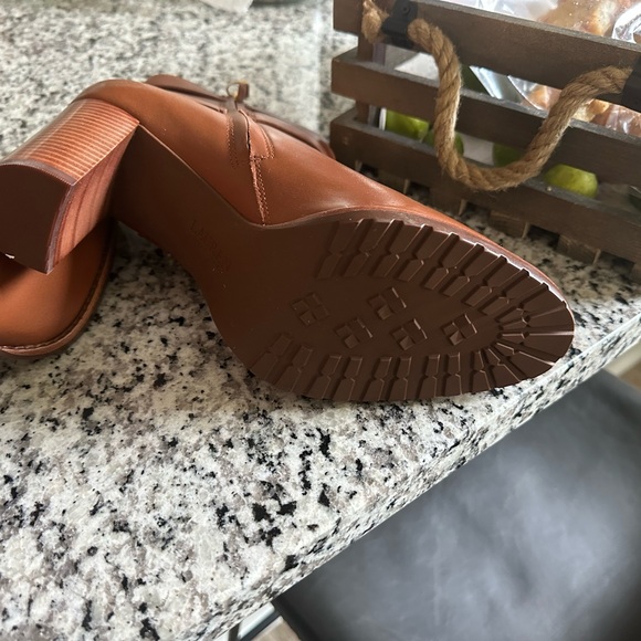 Ralph Lauren Tan Heeled Boots - Picture 2 of 3